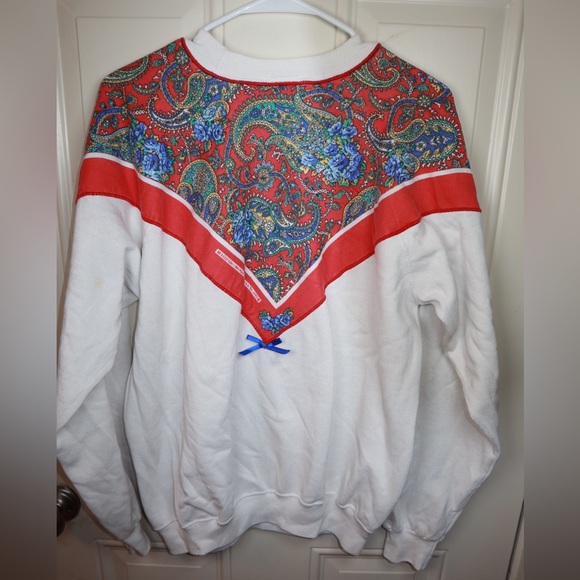 Vintage 90s Crewneck White Sweatshirt    Bandana Chest with Bows SIZE XL - Picture 3 of 4